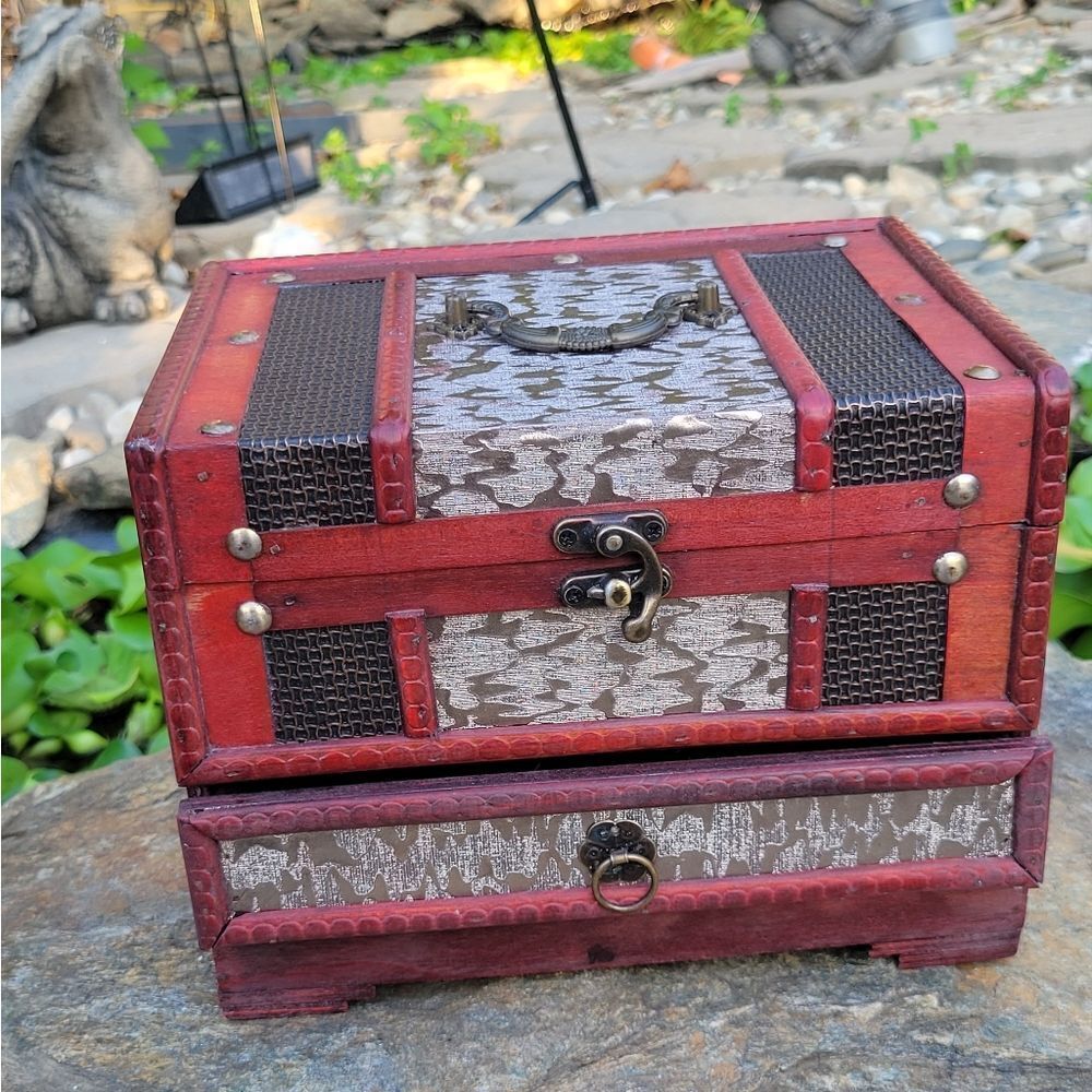 Jewelry Box - Picture 8 of 12
